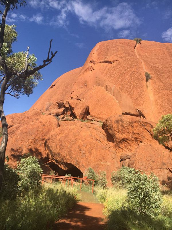 Teil des Uluru, einer 350 Mio Jahre alten Gesteinsformationen (Sandstein/Mergel)