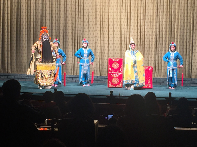 Peking-Oper: der Feldherr und seine Frau