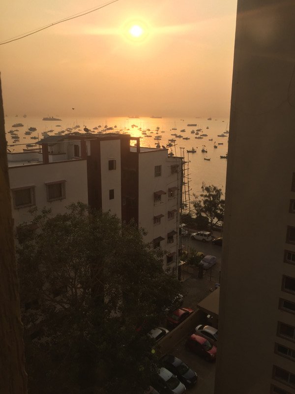 Sonnenaufgang in Mumbai, aus unserem Hotelzimmer 