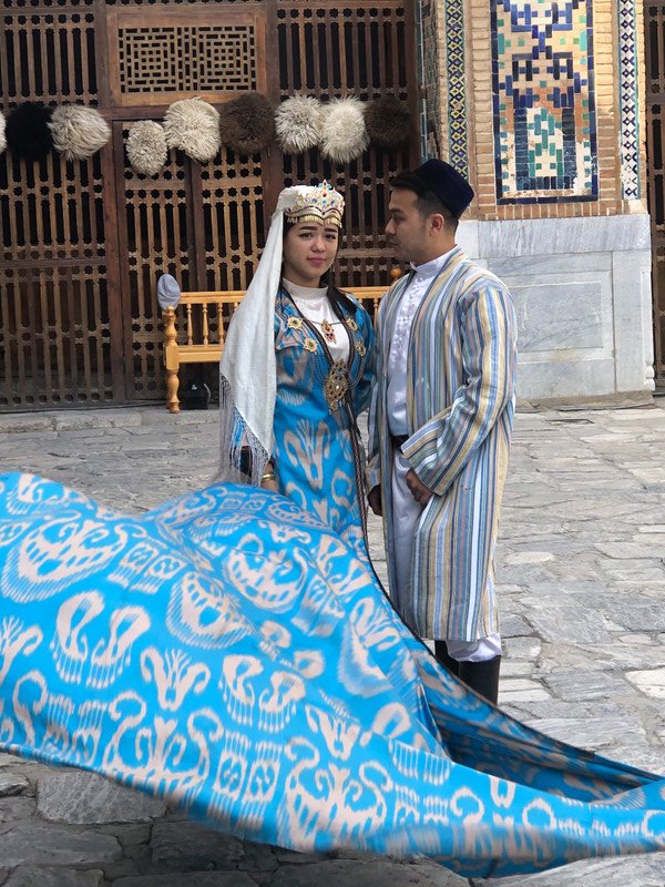 Uzbiz bride and groom