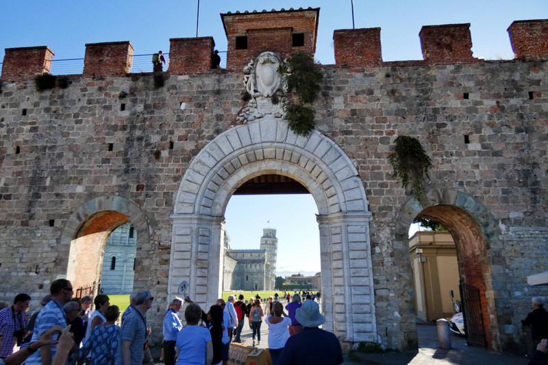 Main Gate in the wall