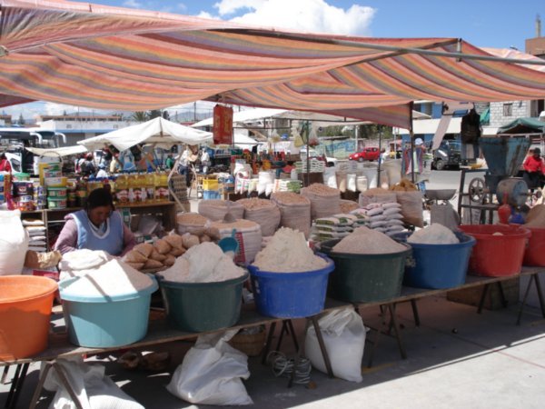 Saquisilli market