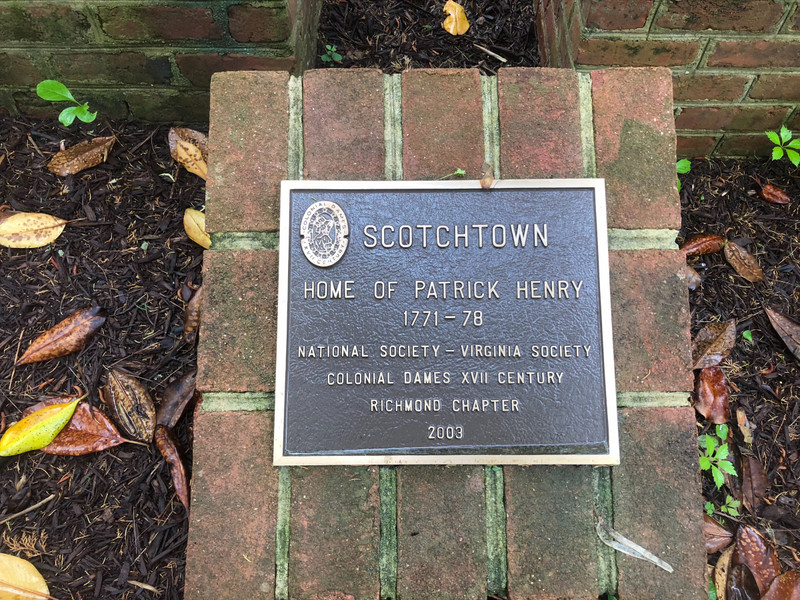 Plate on the entrance to Patric Henry’s home.