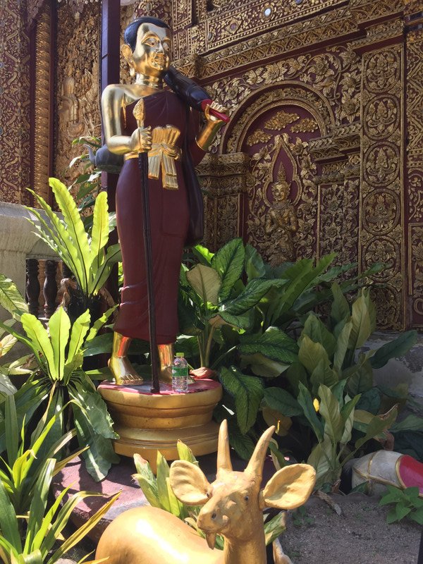 Chiangmai Wat statue 