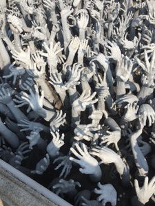 Grasping hands at the White Temple 