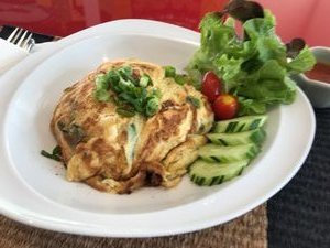 Thai omelette at Miaaim gallery cafe