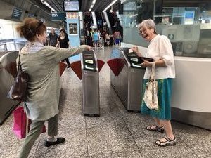 Kathy telling Dorothy how to use the MRT