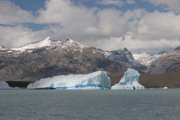 Icebergs on Lago Argentina