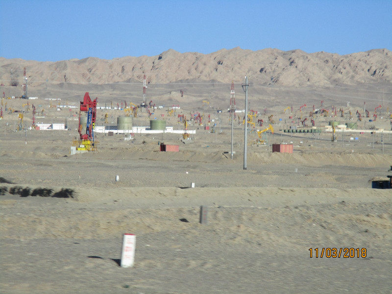 Oil wells near Huatugou