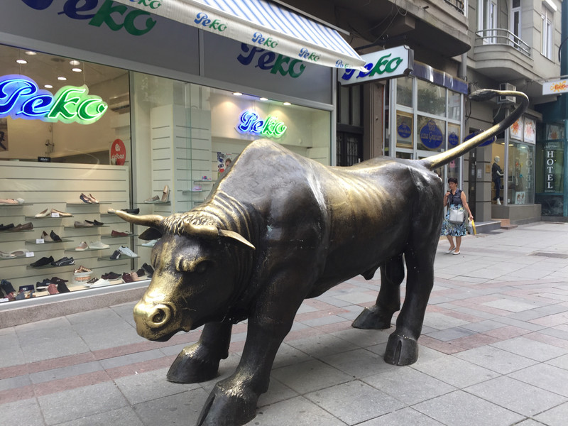 Bull statue 