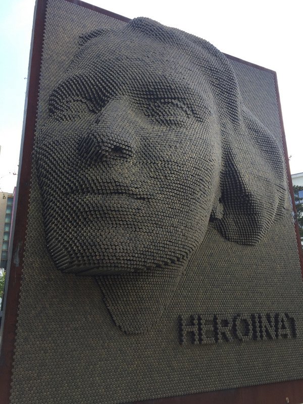 Monument to Heroins 