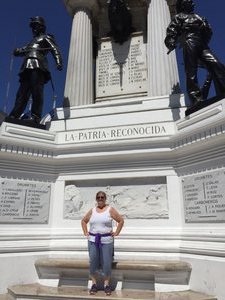 Monumento a los Heroes 