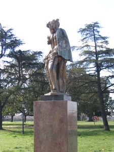 Statue in Parque Carlos Thays