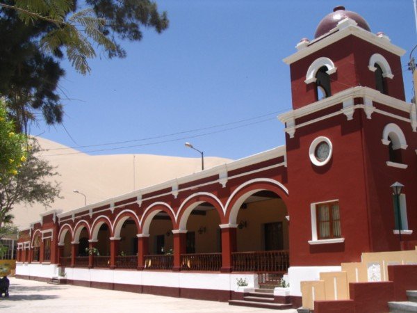 Huacachina architecture