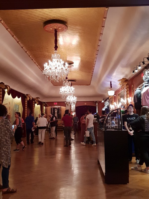 Foyer/Bar at the Lunt-Fontanne Theatre