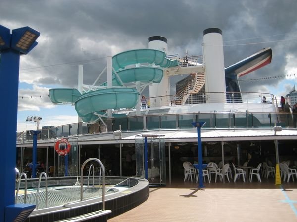 THE LIDO DECK