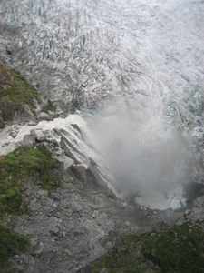 A hole in the glacier..