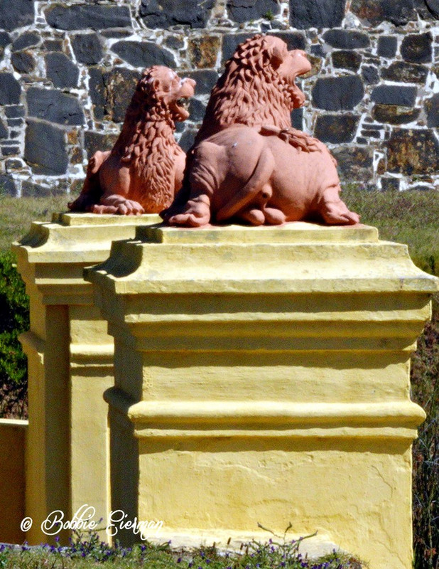  Lions Guarding the Entrance to the Castle