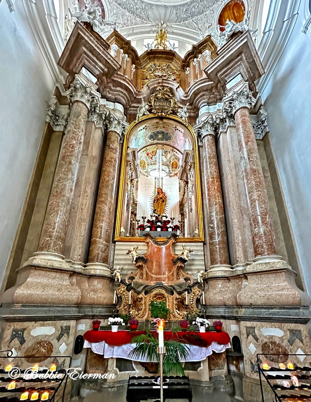 Side-Altar