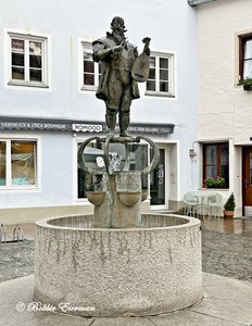   Lautenmacherbrunnen - Lute Maker Fountain