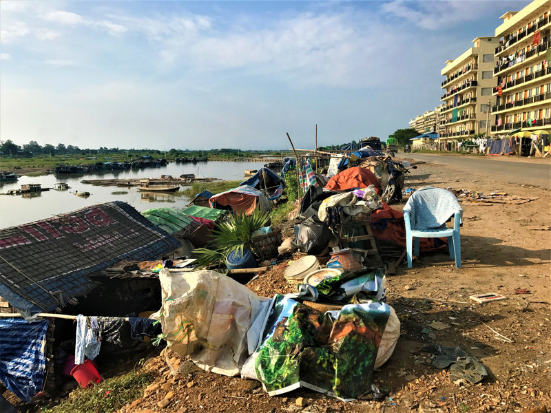 Slums in Mandalay by the riverside