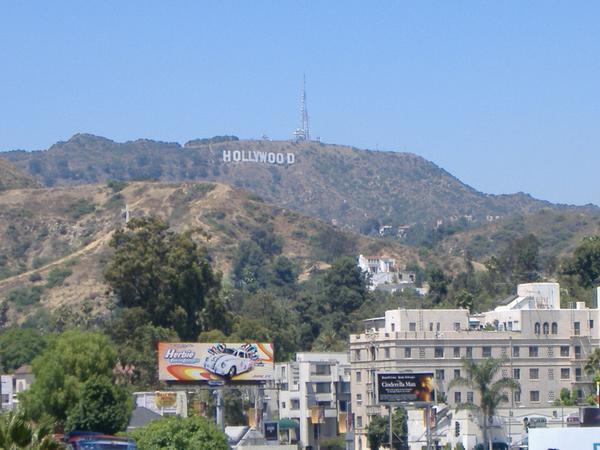 the famous hollywood sign