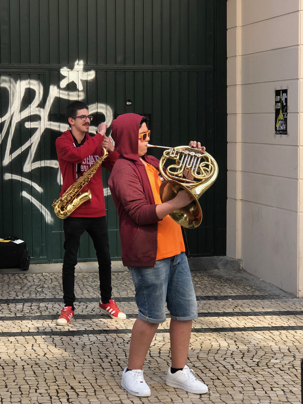 Street musician in Porto