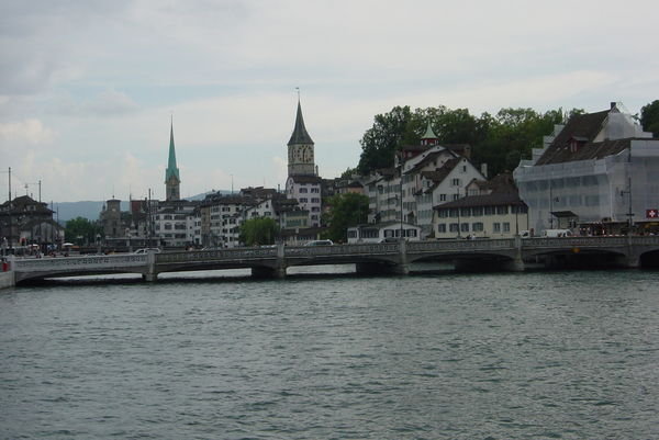 Río Limmat a través de Zurich