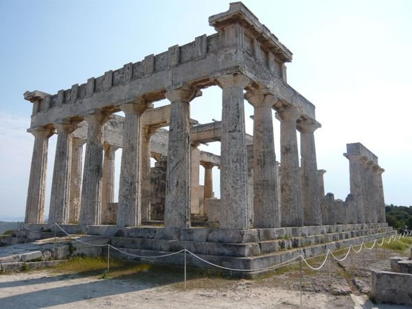 Templo de Afaia en la isla de Egina
