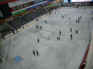 La pista de patinaje del Dubai Mall