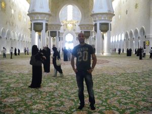 En la Gran Mezquita de Abu Dhabi