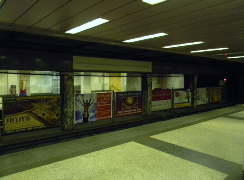 Deak Ter metro station
