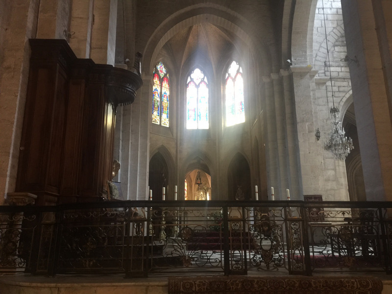 Inside St Trophime church