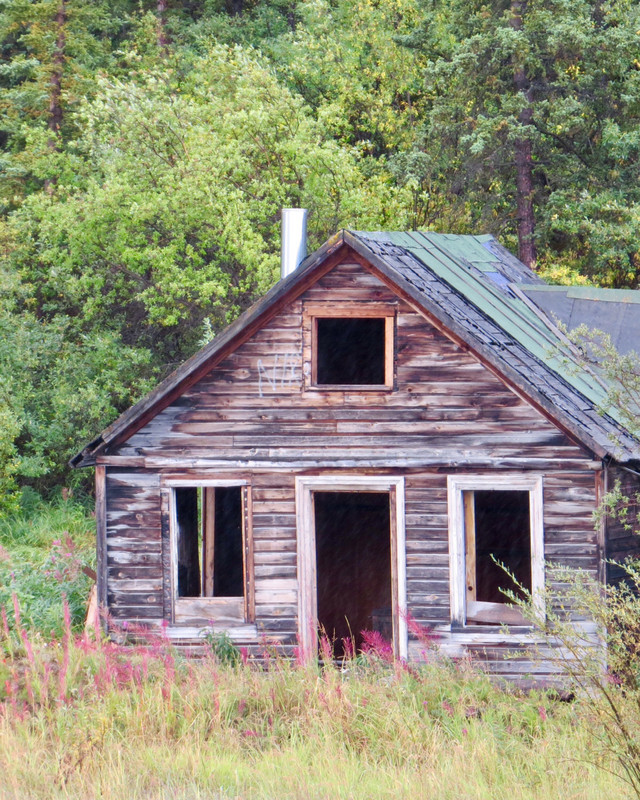 Abandoned house in Carcross