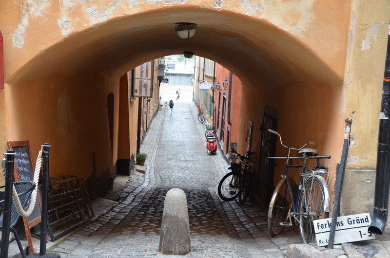 Laneways, alleyways and arches