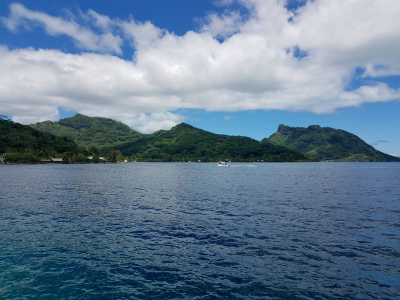 Huahine's name comes from it's mountains, in the shape of a pregnant woman lying down (her head is towards the right)