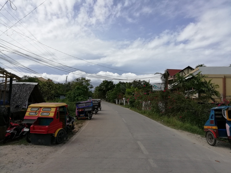 Normal street for the island of Panglao