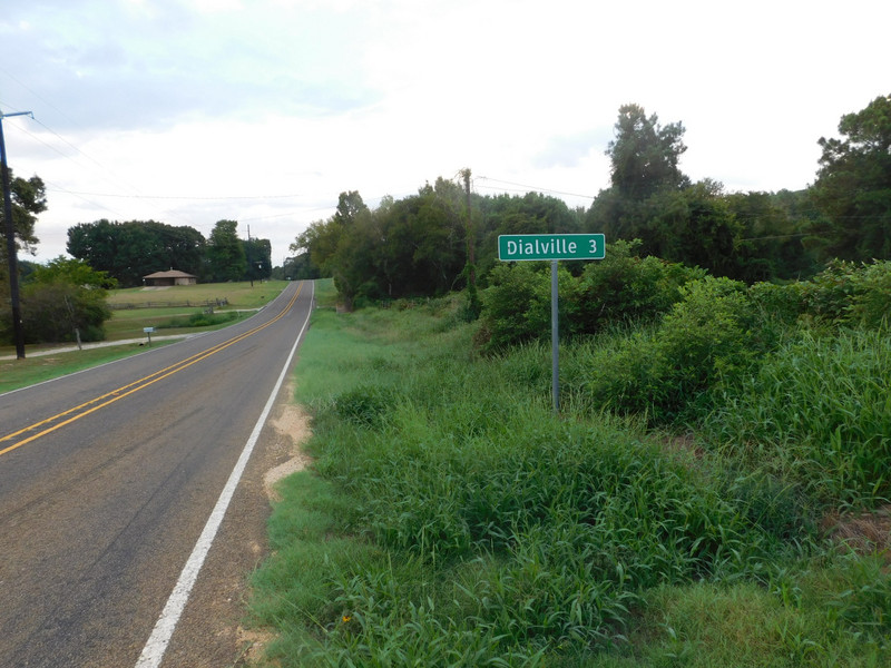 Dialville sign, 3 miles