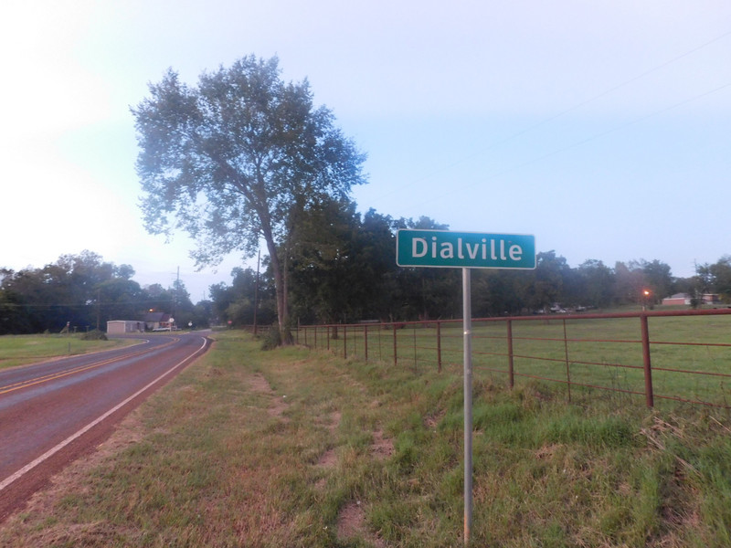 Dialville sign limits sign