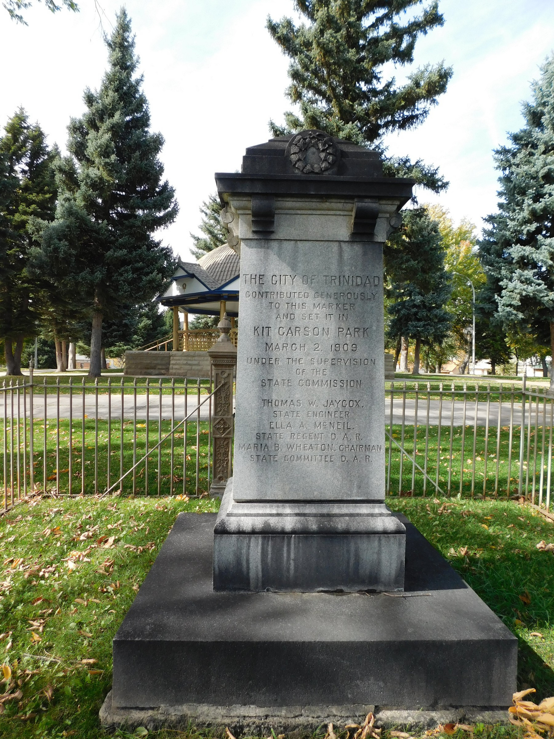 Kit Carson monument | Photo