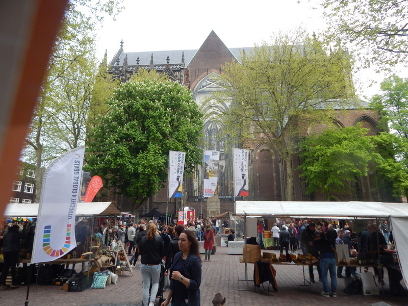 Domkerk with small market