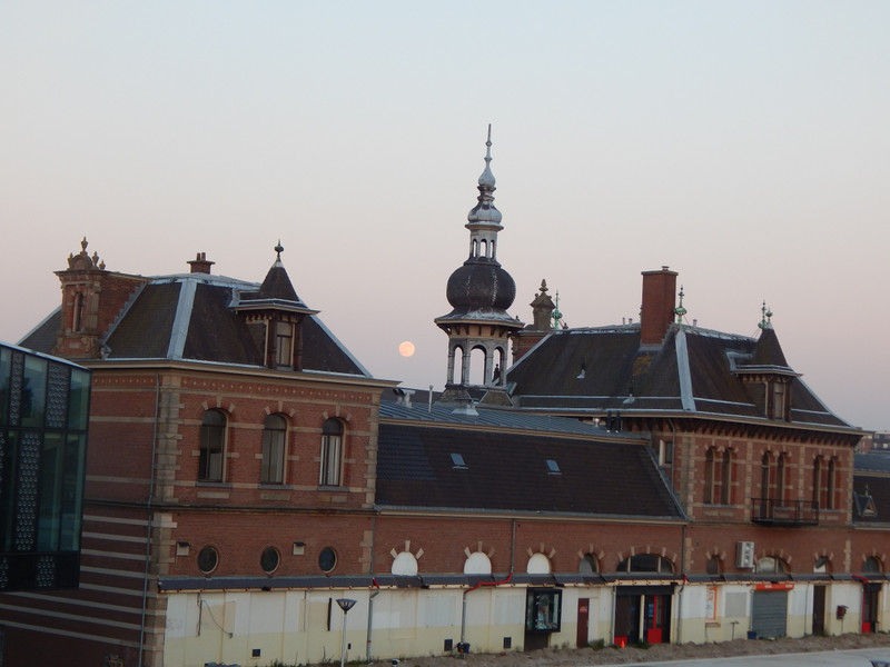 moon over Old Delft Station
