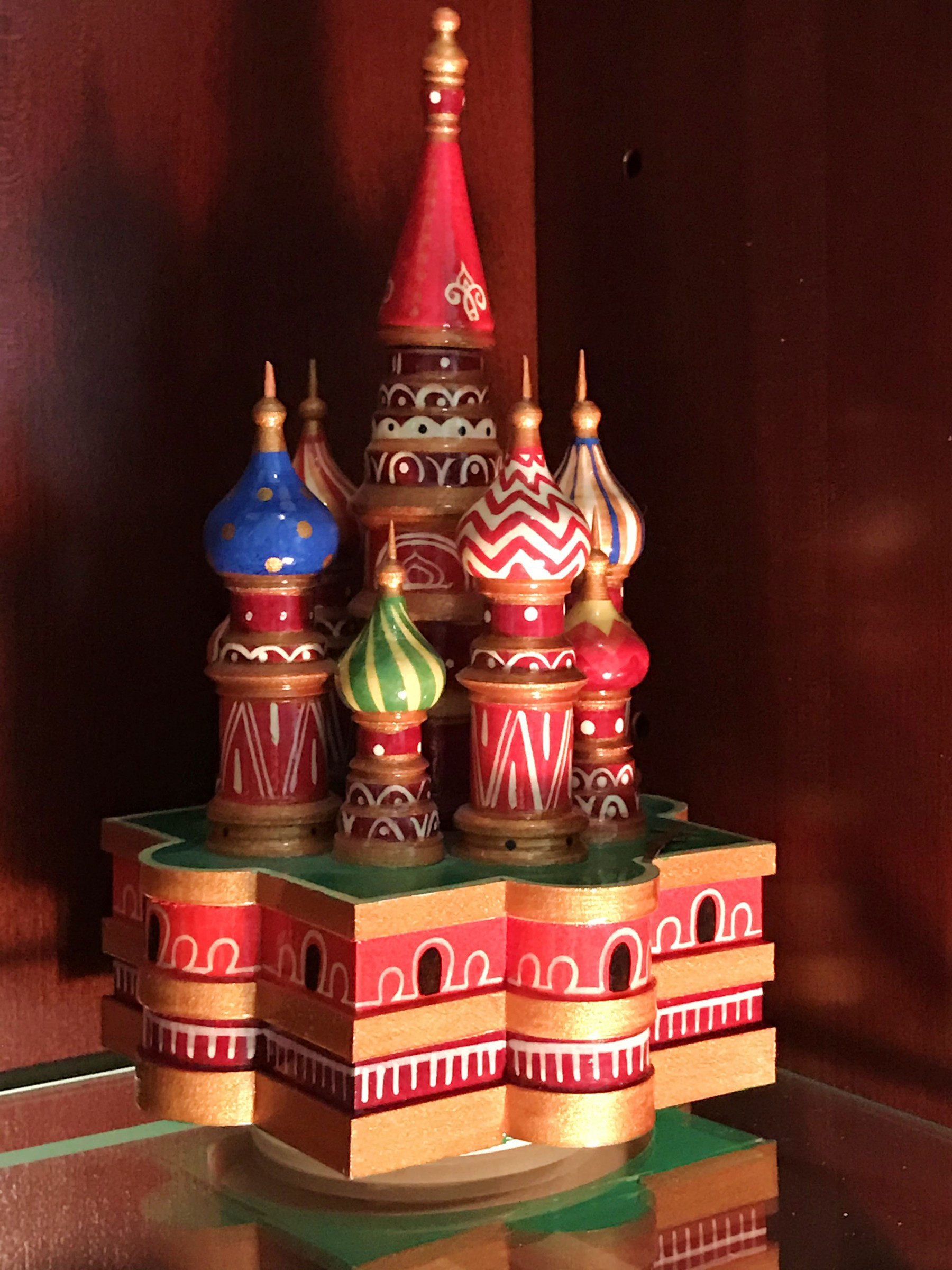 Russian music box заставка