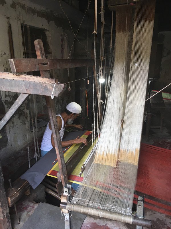 Silk loom