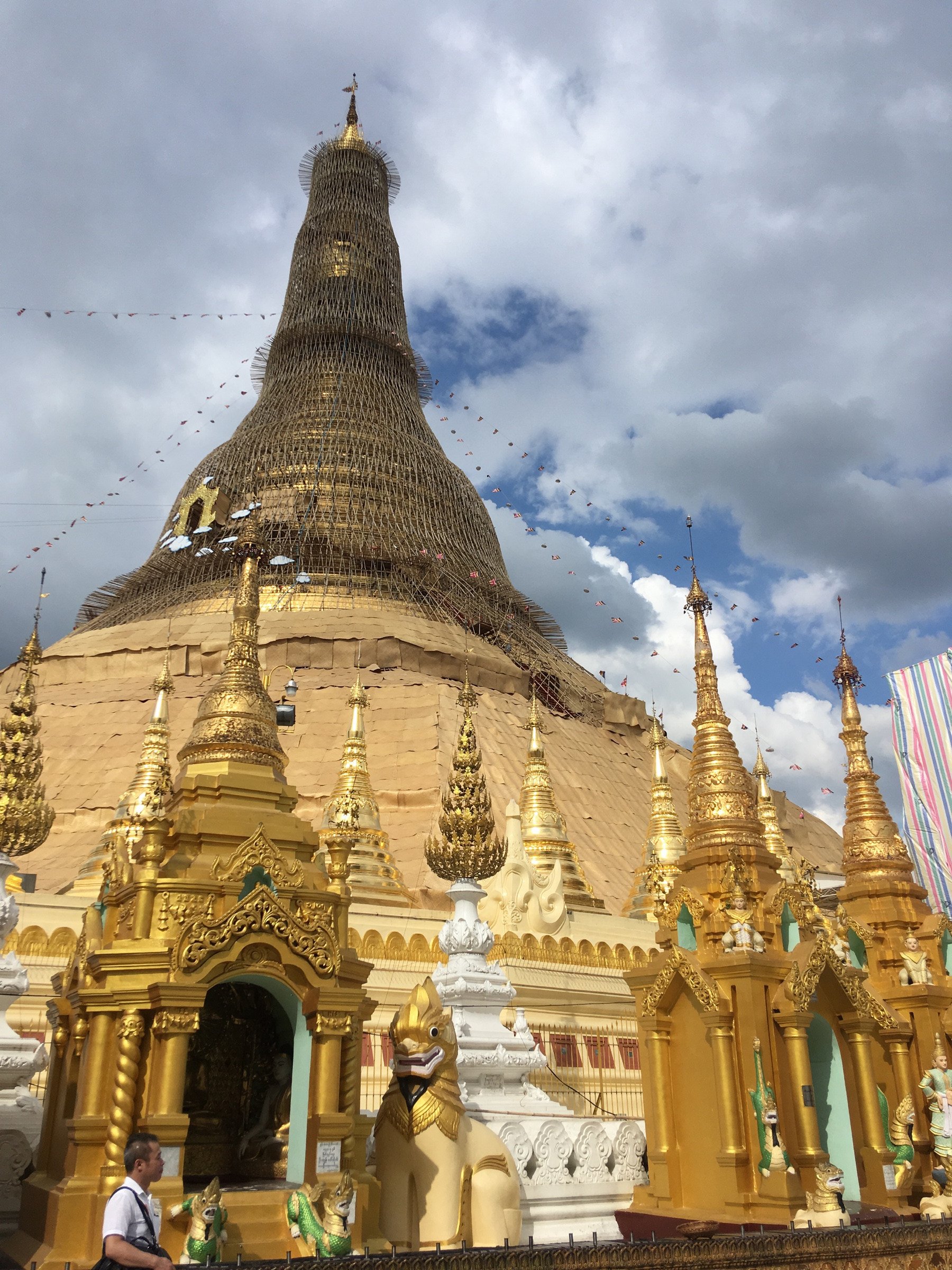 Shwedagon Paya | Photo