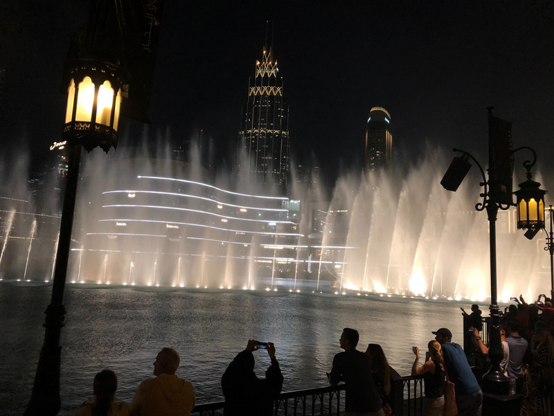 water show in front of Burj Khalifa 