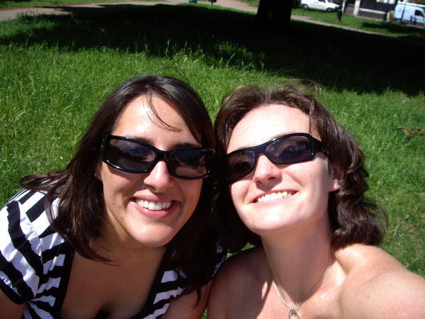 Kat & Anj having lunch on the common