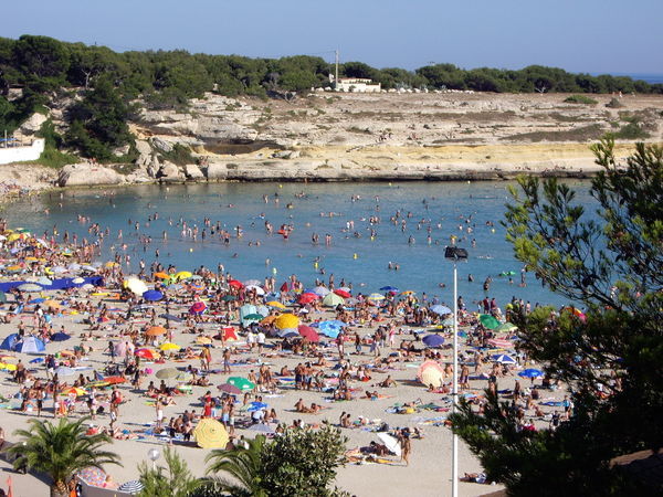 Crowded beach at La Couronne 