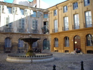 Beautiful squaer & hotel particuliar in Aix