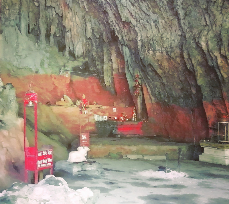 The hidden Gauri Udiyar cave, Bageshwar